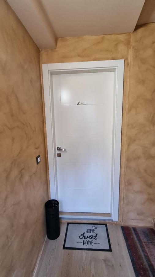 רוביני Dc II Downtown Apartment מראה חיצוני תמונה